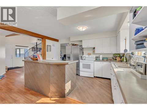 Photo 6 of 11801 Sinclair Road Unit# 101, Main Town, Summerland