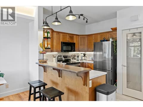 Photo 5 of 2551 Shoreline Drive Unit# 204, Lake Country North West