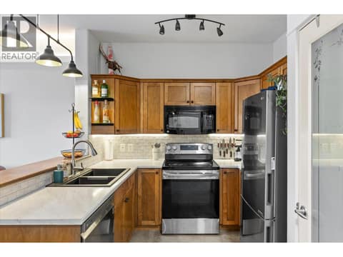 Photo 6 of 2551 Shoreline Drive Unit# 204, Lake Country North West