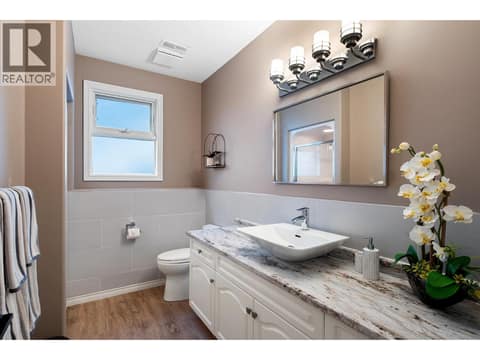 Full lower level bathroom at 3907 Gallaghers Circle, South East Kelowna