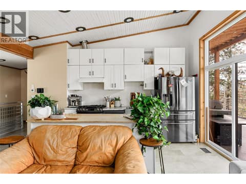 Photo 11 of 378 Lakewood Road, Fintry, Vernon