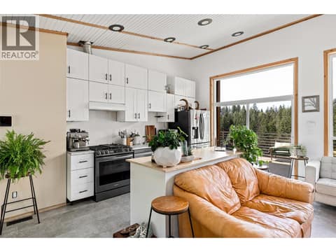 Photo 12 of 378 Lakewood Road, Fintry, Vernon