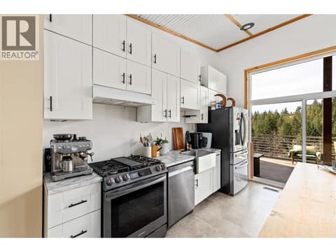 Photo 13 of 378 Lakewood Road, Fintry, Vernon