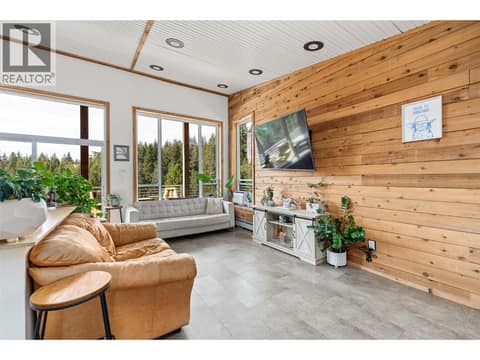Photo 16 of 378 Lakewood Road, Fintry, Vernon