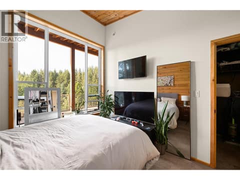 Photo 31 of 378 Lakewood Road, Fintry, Vernon