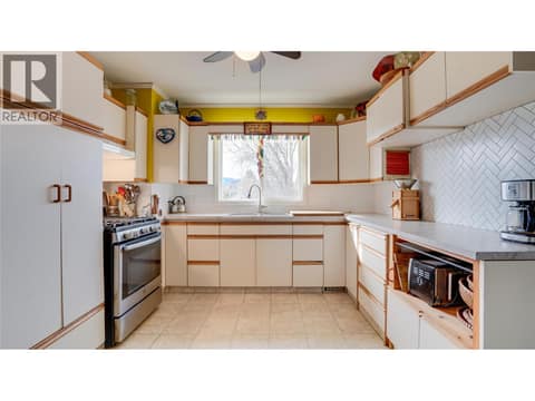 Upper kitchen at 700 Bass Avenue, Enderby / Grindrod