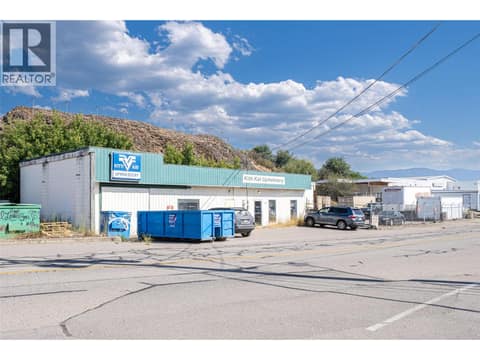 North and west view of the commercial building at 4609 31 Street Lot# 3 & 4, City of Vernon