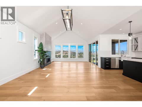 Photo 10 of 225 Dominion Way, Predator Ridge, Vernon