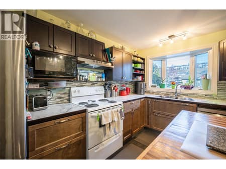 Photo 6 of 1816 43 Street, South Vernon