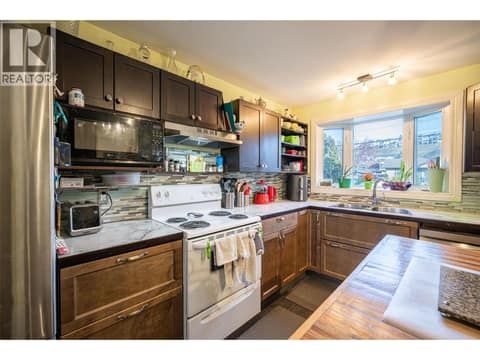 Photo 6 of 1816 43 Street, South Vernon
