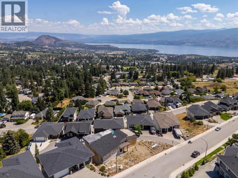 Photo 11 of 3563 Goldie Way, Glenrosa, West Kelowna