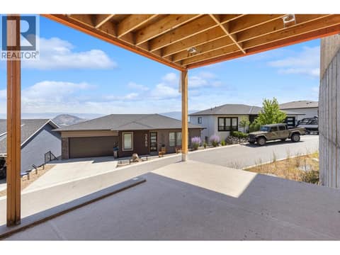 Photo 13 of 3563 Goldie Way, Glenrosa, West Kelowna