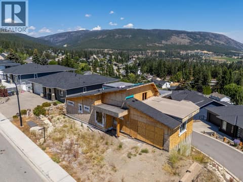 Photo 3 of 3563 Goldie Way, Glenrosa, West Kelowna