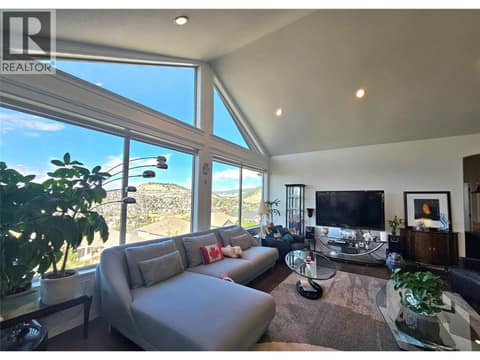 Photo 8 of 1494 Montenegro Drive, Black Mountain, Kelowna