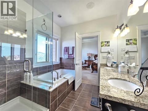 Primary ensuite at 1494 Montenegro Drive, Black Mountain, Kelowna