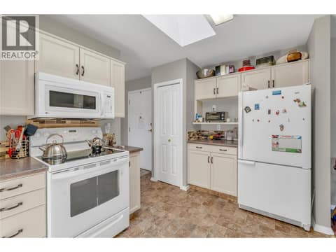 Photo 10 of 8907 Pineo Court Unit# 306, Main Town, Summerland