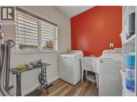 Photo 16 of 124 Sarsons Road Unit# 11, Middleton Mountain Vernon