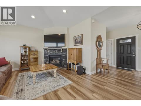 Photo 9 of 124 Sarsons Road Unit# 11, Middleton Mountain Vernon