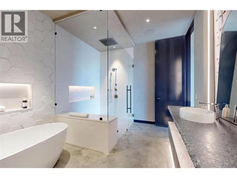 Lower level primary ensuite at 4275 Todd Road, South East Kelowna