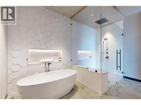 Lower level primary ensuite at 4275 Todd Road, South East Kelowna