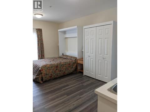 Photo 11 of 6203 Willow Avenue, Summerland Rural