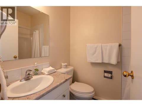Photo 34 of 6203 Willow Avenue, Summerland Rural