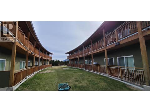 Photo 5 of 6203 Willow Avenue, Summerland Rural
