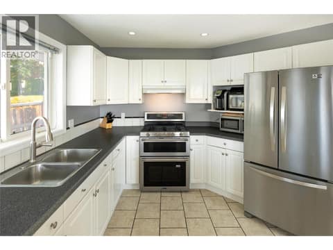 Photo 8 of 877 Toovey Road, Black Mountain, Kelowna