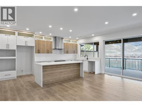 Photo 7 of 2850 Thompson Drive, Valleyview, Kamloops