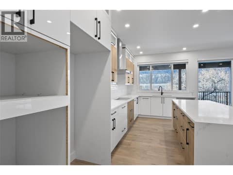Photo 9 of 2850 Thompson Drive, Valleyview, Kamloops