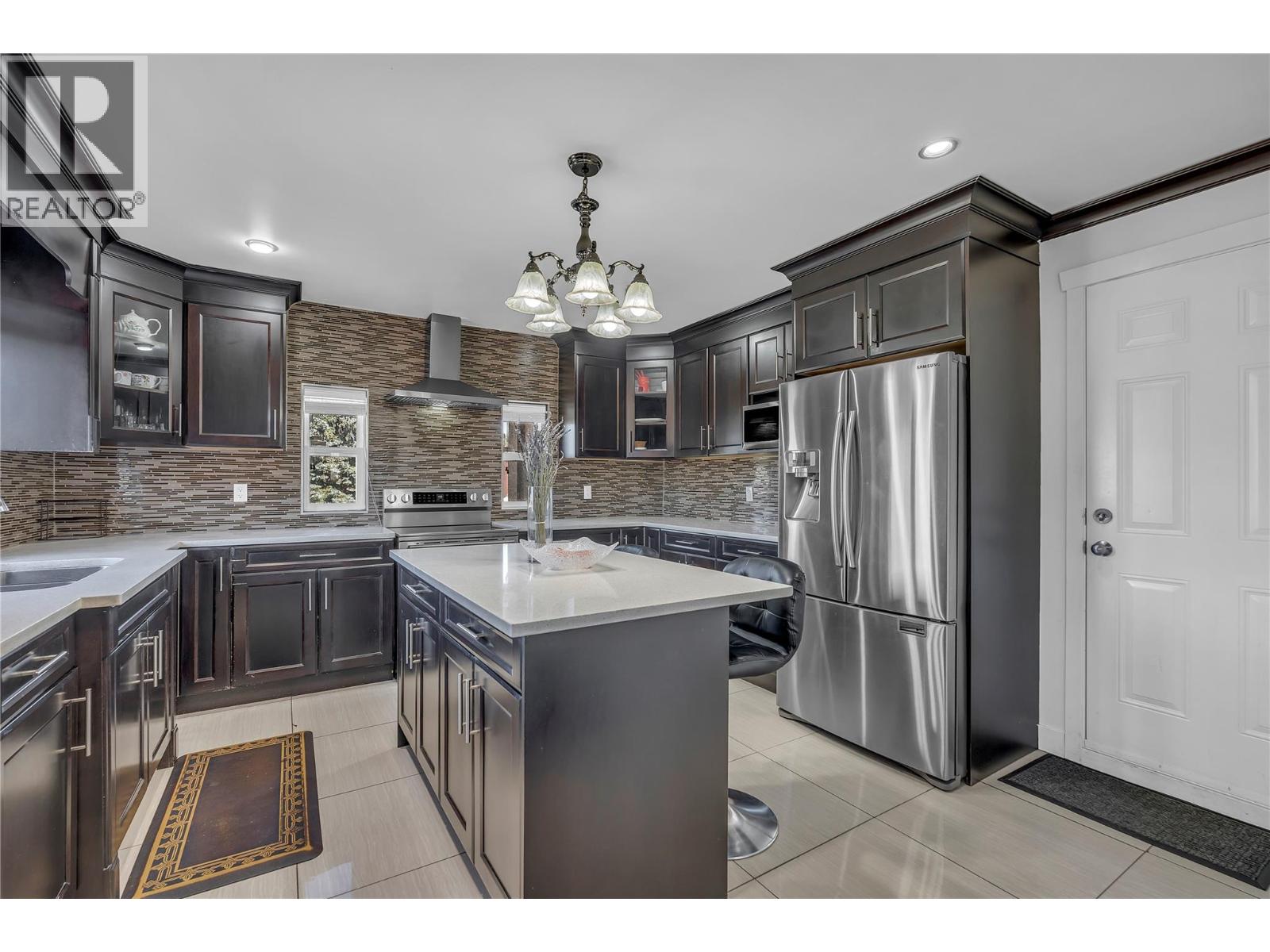 Photo 8 of 9820 RIPPEN Avenue, Summerland Rural