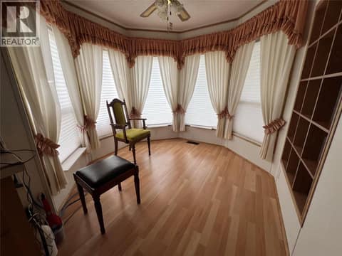 Dinning nook at 5484 25 Avenue Unit# 123, South Vernon