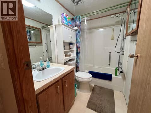 Second bathroom at 5484 25 Avenue Unit# 123, South Vernon