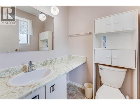 Ensuite at 3472 Lockhart Crescent, Armstrong/ Spall., Spallumcheen