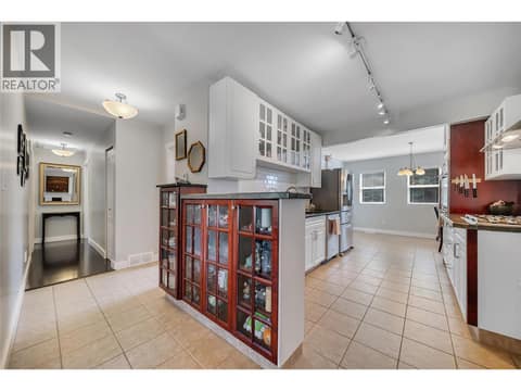 Photo 7 of 1366 Ridgedale Avenue, Columbia/Duncan, Penticton