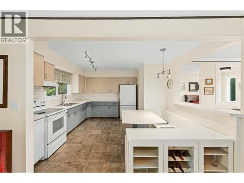 Photo 15 of 10330 Meadow Road, Lake Country East / Oyama