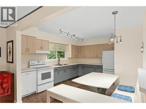 Photo 16 of 10330 Meadow Road, Lake Country East / Oyama