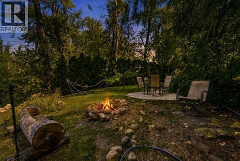 Photo 4 of 10330 Meadow Road, Lake Country East / Oyama