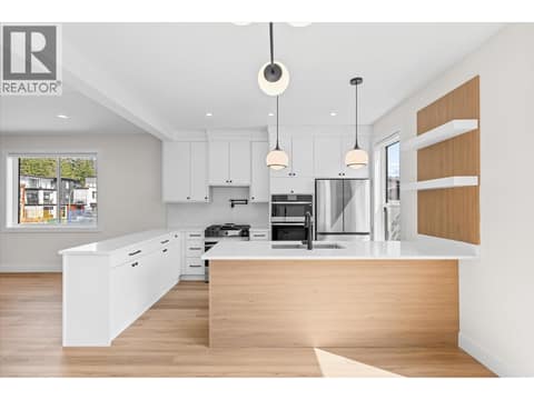 Photo 10 of 3741 Astoria Drive, Glenrosa, West Kelowna