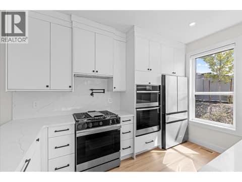 Photo 11 of 3741 Astoria Drive, Glenrosa, West Kelowna