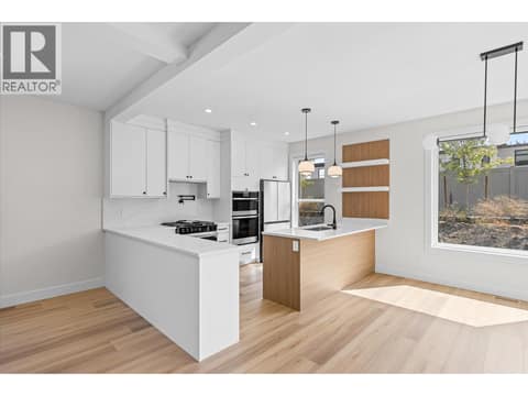 Photo 9 of 3741 Astoria Drive, Glenrosa, West Kelowna