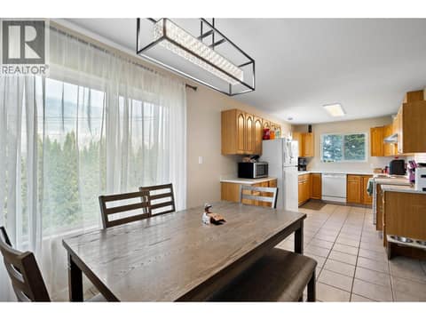 Photo 7 of 2253 PARK Drive, Valleyview, Kamloops