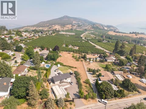 Photo 3 of 2438 Davidson Road, Lake Country East / Oyama