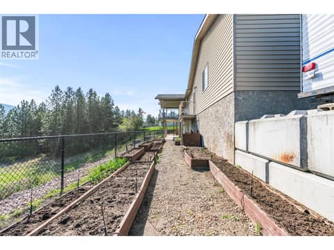 Photo 61 of 9510 97 Highway N Unit# 84, Swan Lake West, Vernon