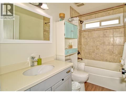 Main bath at 6810 Santiago Loop Unit# 160, Fintry, Kelowna