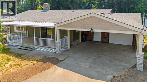 Double Carport & Single Garage at 3585 Warner Avenue, Armstrong/ Spall.