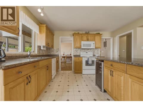 Photo 14 of 19 Preston Crescent, Enderby / Grindrod