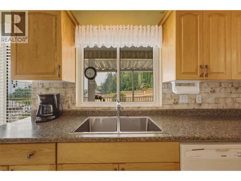 Photo 15 of 19 Preston Crescent, Enderby / Grindrod