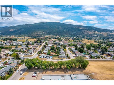 Photo 15 of 3401 12 Street, East Hill, Vernon