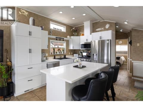 Updated kitchen at 8000 Highland Road Unit# 33, North BX, Vernon